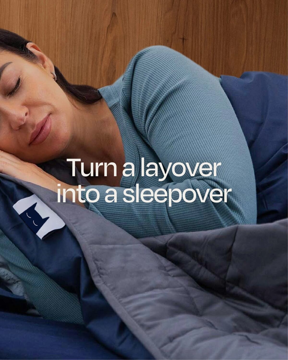 The woman sleeping at sleep stations.