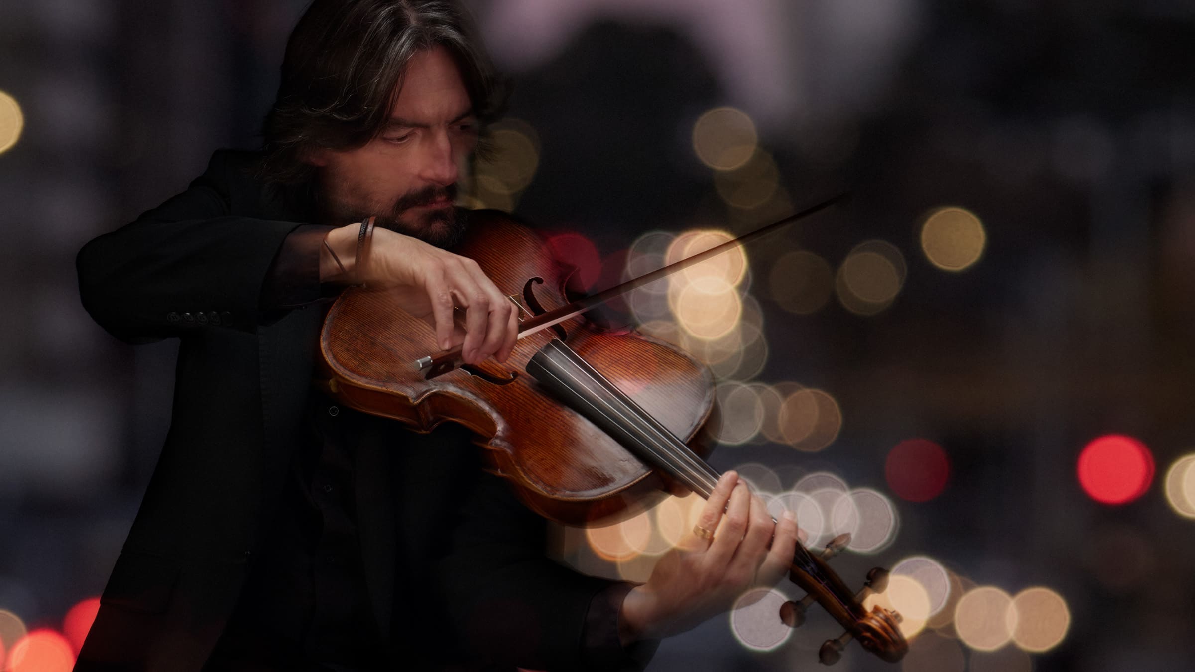 Melbourne Symphony Orchestra play music