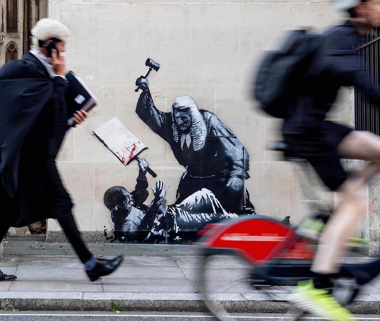 Banksy art on Royal Courts of Justice