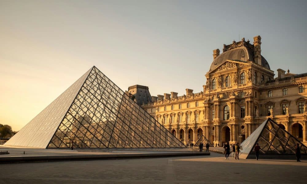 Louvre Museum more security