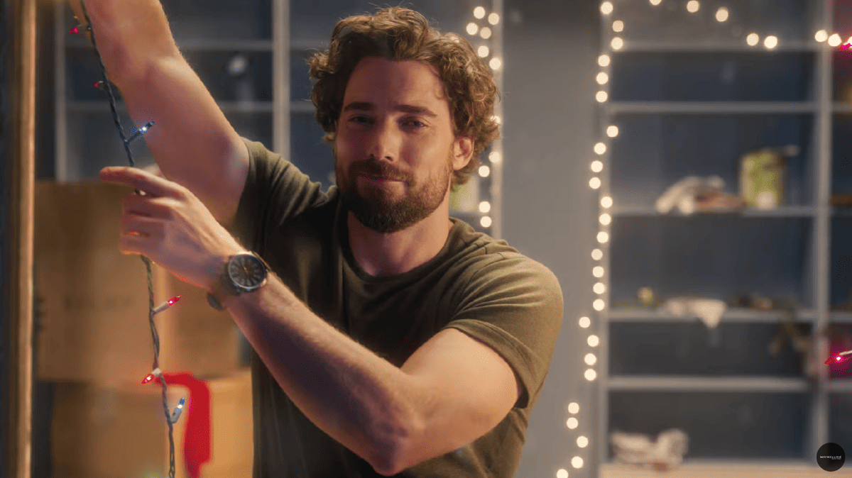 Man set up the Christmas lights