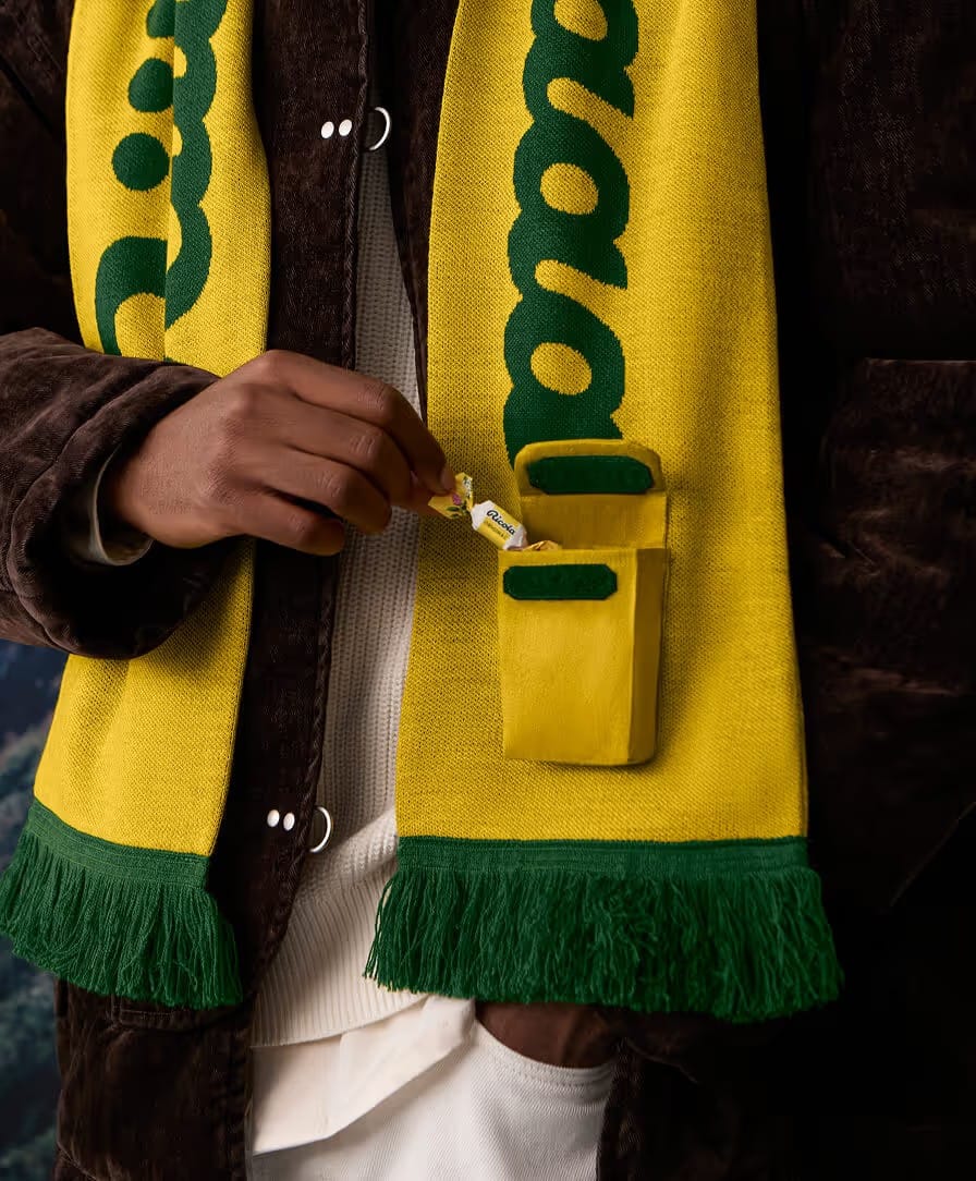 Ricola scarf with a hidden pocket