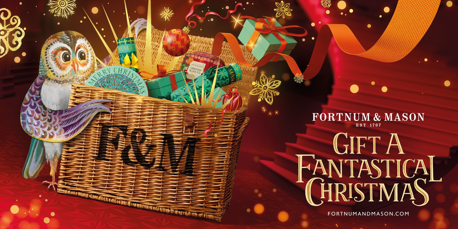 The owl with Christmas presents