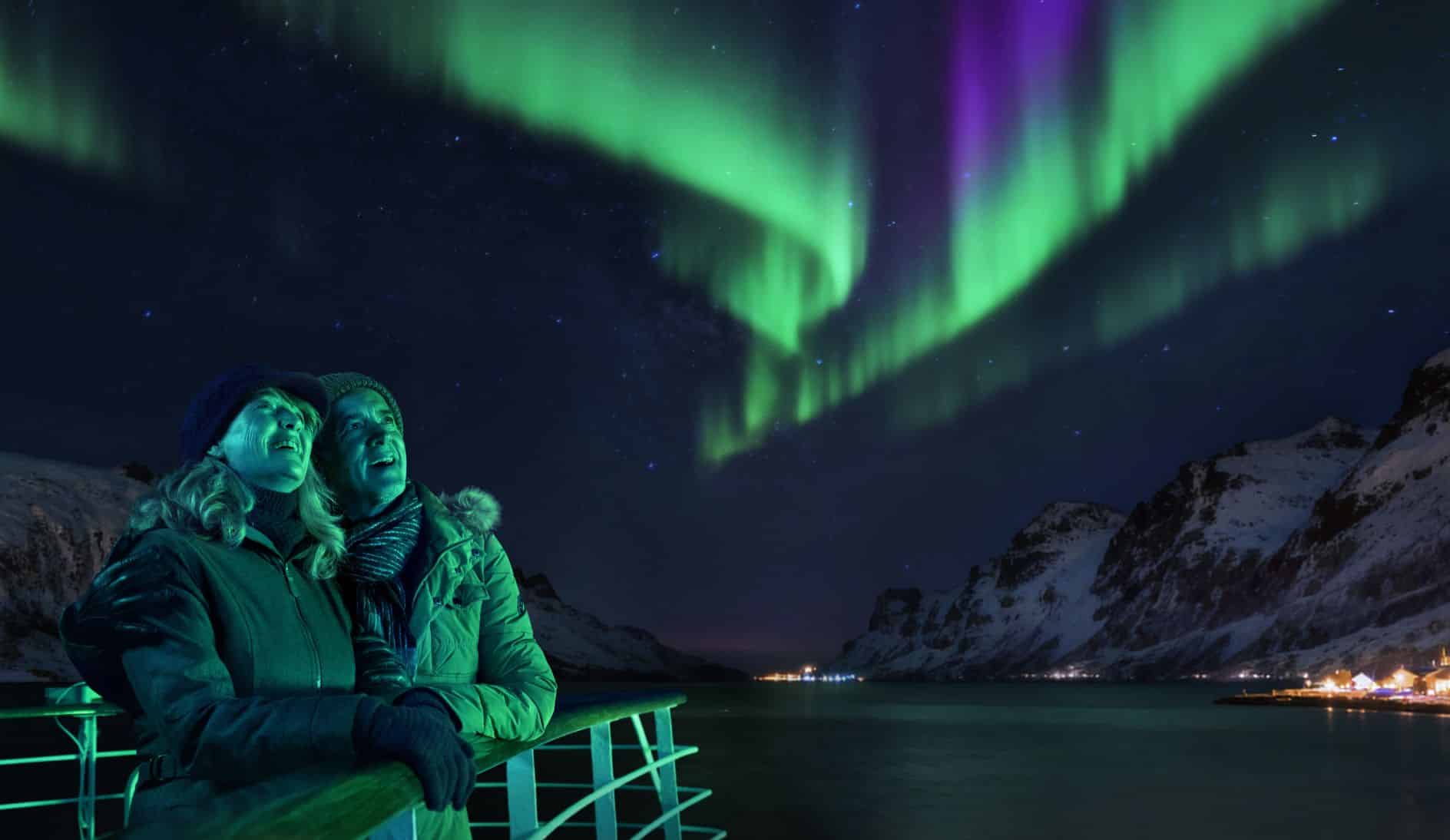 People watching Nord Lightning