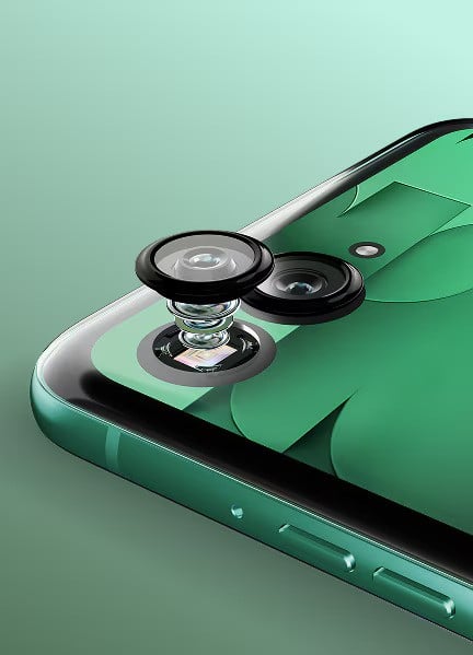 The Motorola Razr FIFA Zoomed